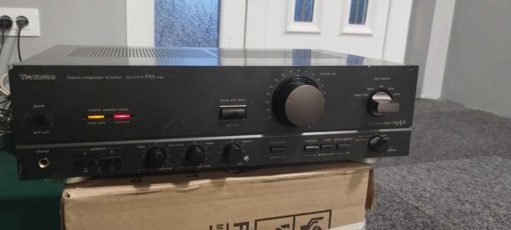 Vând amplificator technics