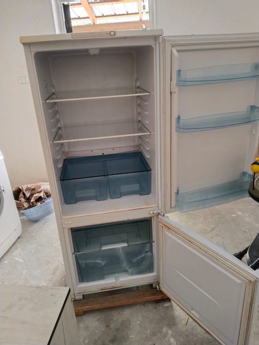 Продам холодильник