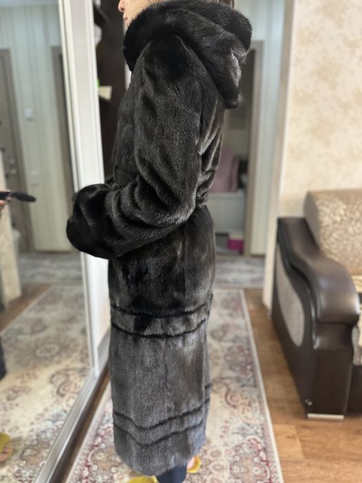 Продам норковую шубу