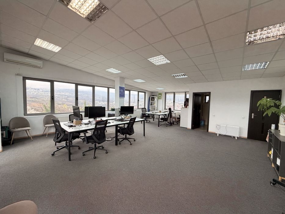 Birou 70 mp cu panorama deosebita, terasa si parcare, Frunzisului 76