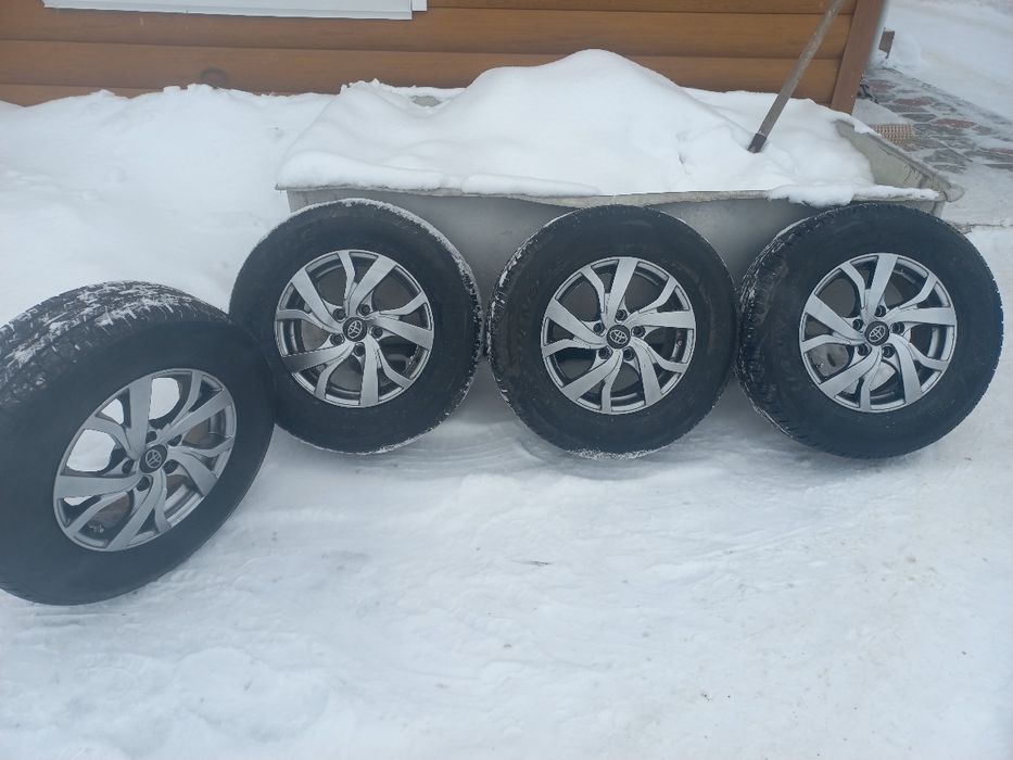Продам  резину  с дисками.