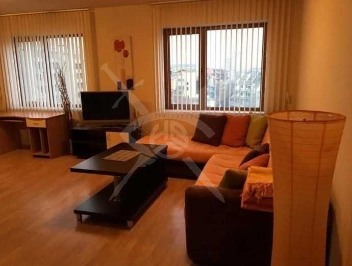 Дава се под наем Двустаен апартамент в Пловдив, Център - 70 кв.м за 500 € - Снимка #4