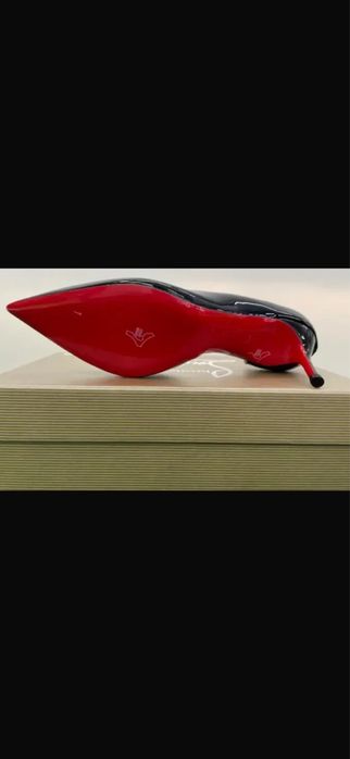 Pantofi Christian Louboutin Iriza