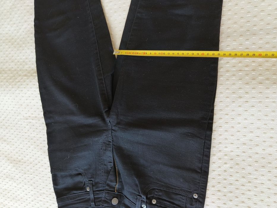 Blugi damă Levi’s 721 High Rise Skinny - Negri, W30 L30 (Stare foarte bună)