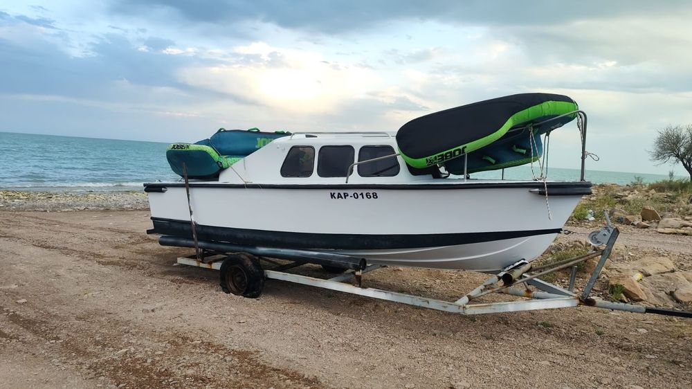 Продам катер  с мотором mercury