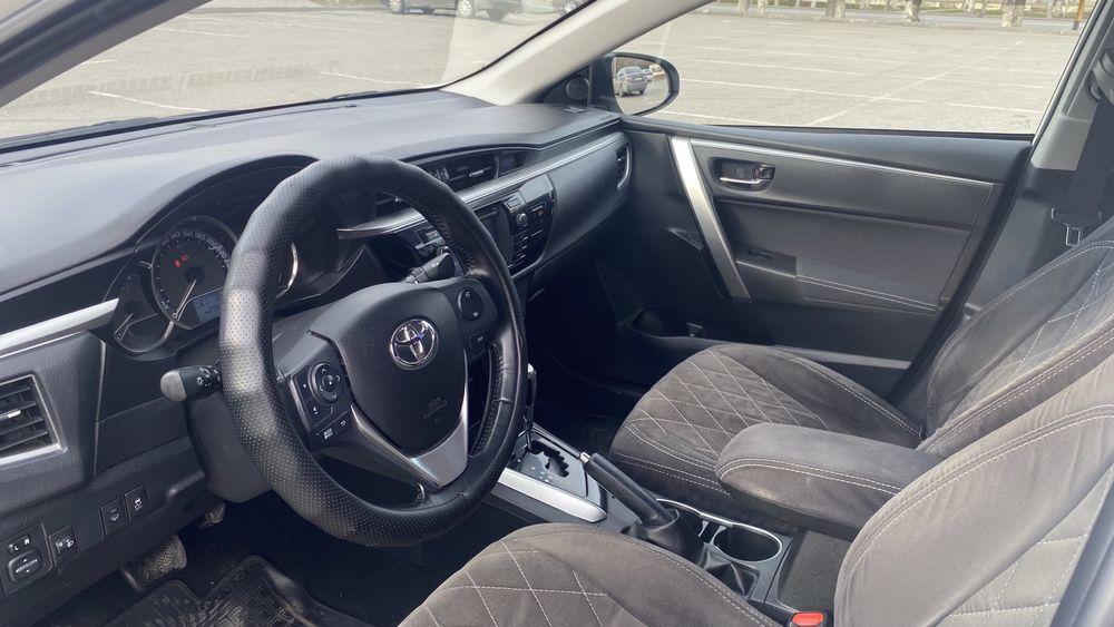 Тойота Королла 2015