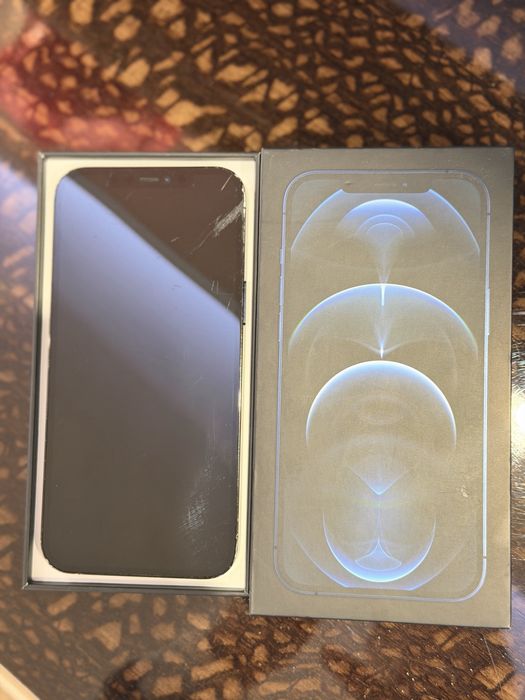 İphone 12 pro max счупен отзад