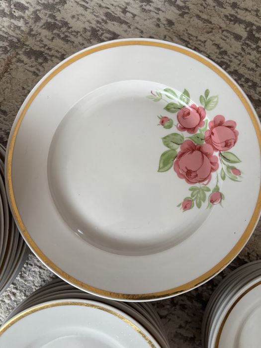 Продам тарелки. В хорошем состоянии.