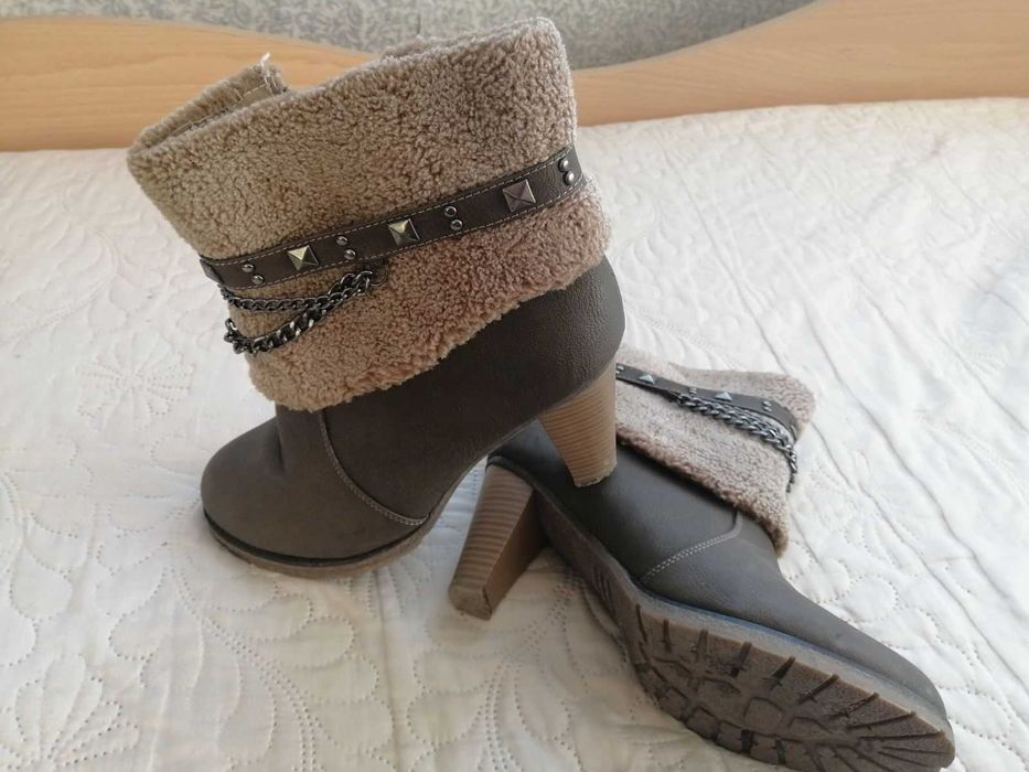 Къси ботуши. Меки и здрави.