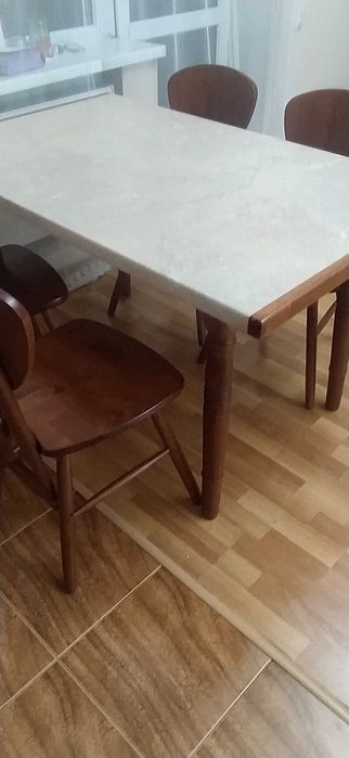 Стол кухонный со стульями