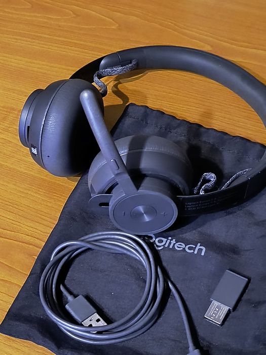 Casti LOGITECH Zone wi-fi Plus, cu bluetooth si microfon