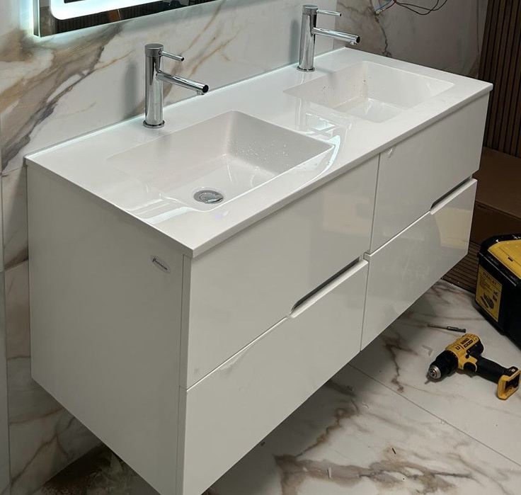 Mobilier suspendat pentru lavoar Fluminia Toledo, 60 cm, alb lucios