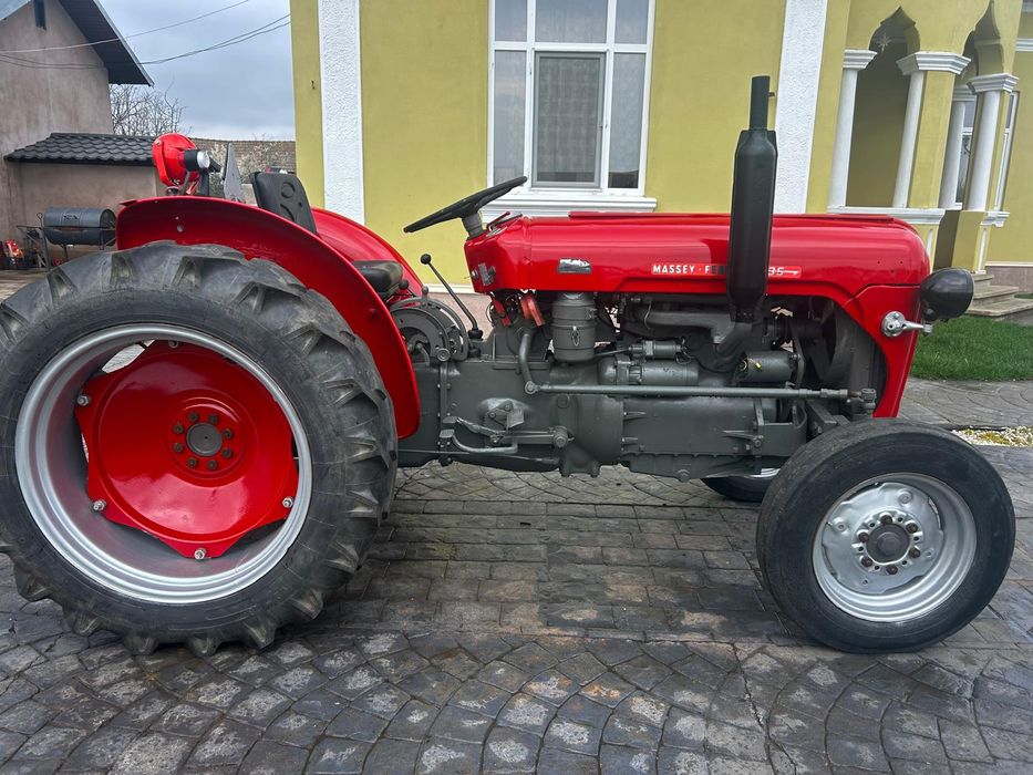 Tractor massey ferguson 35