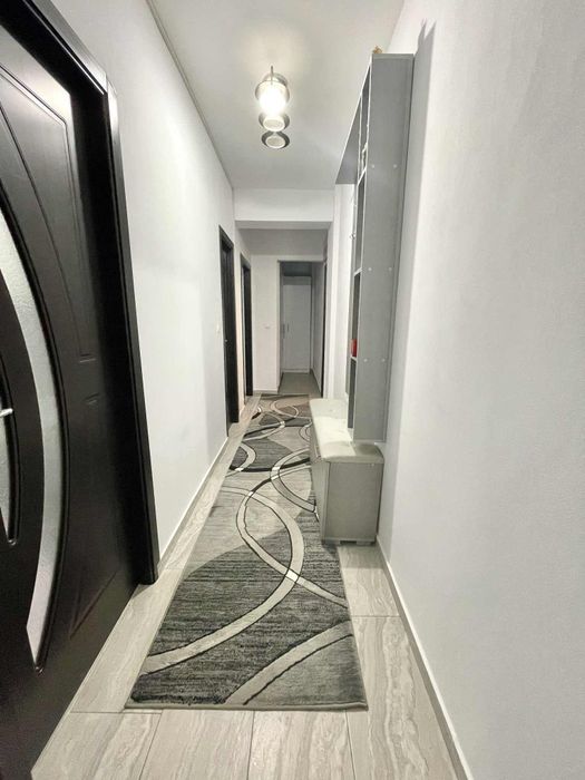 Vând apartament cu 2 camere ,zona Bucium