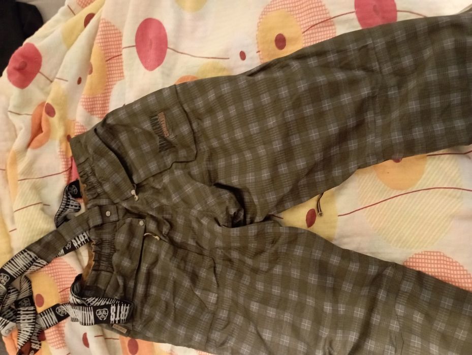Pantaloni schi măsura L