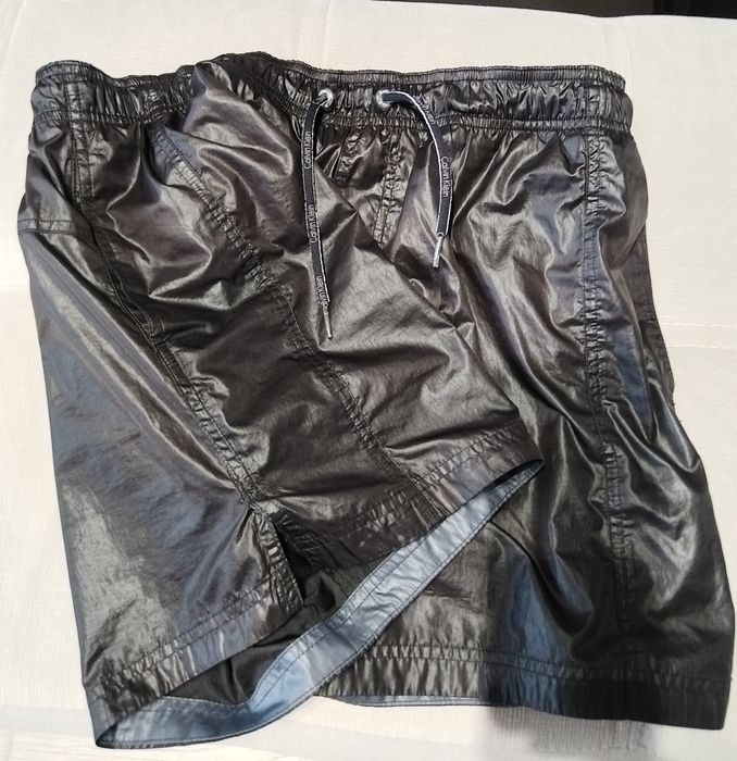 Calvin Klein  бански М отговарят на L