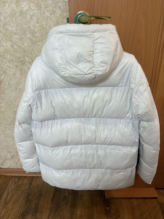 Мужской белый пуховик