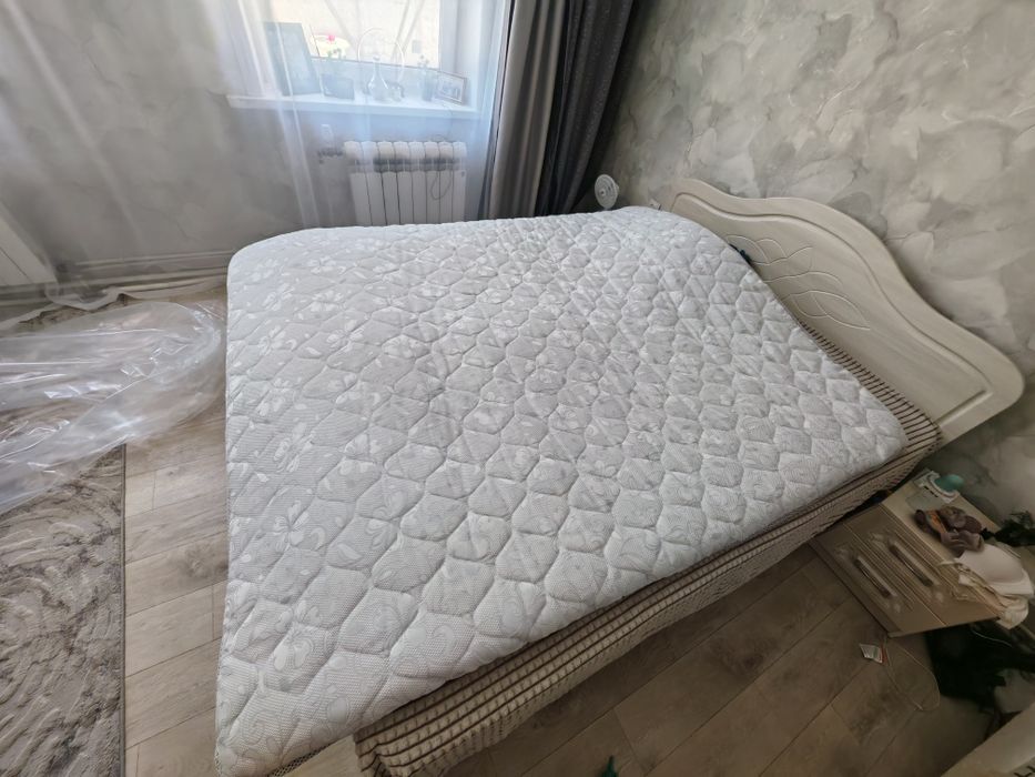 Топпер новый  на матрас 180*160 латекс