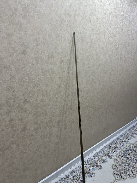 Продаю набор для бильярда. кий и шары.