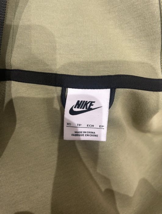 Compleu nike tech