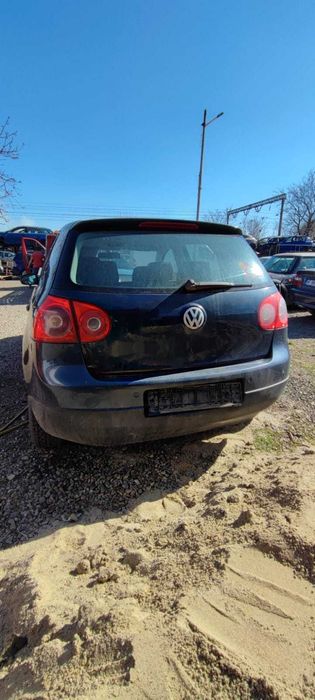 Dezmembrez Volkswagen Golf 5 an 2006 1.9TDi cod motor BKC