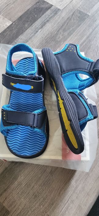 Sandale marimea 33,5