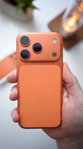 Почти новый Iphone 17 pro в идеальном состоянии коробка документ есть!