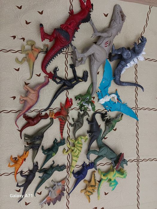 Динозавры драконы игрушки