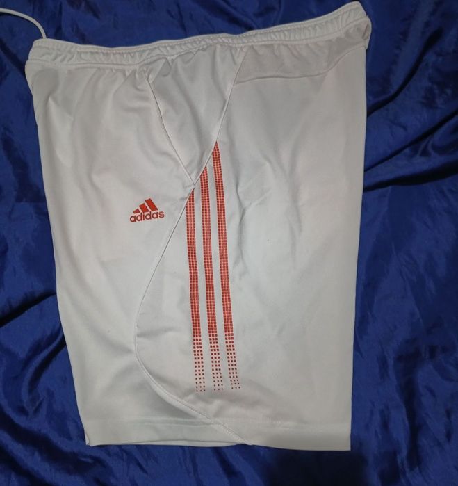 Pantaloni scurți de sală Adidas L
