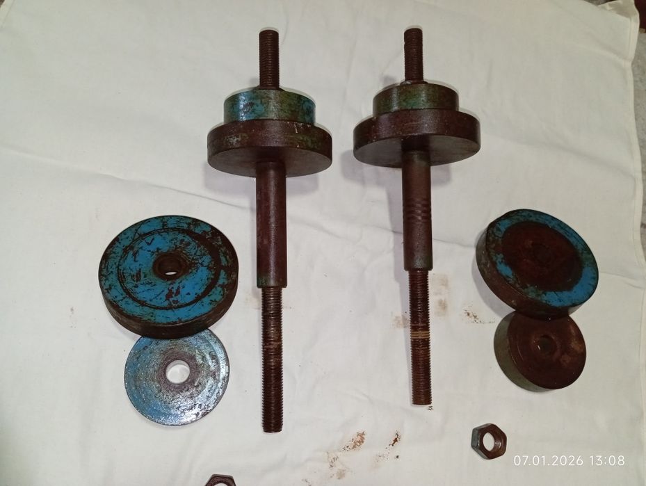 Гантели продам .