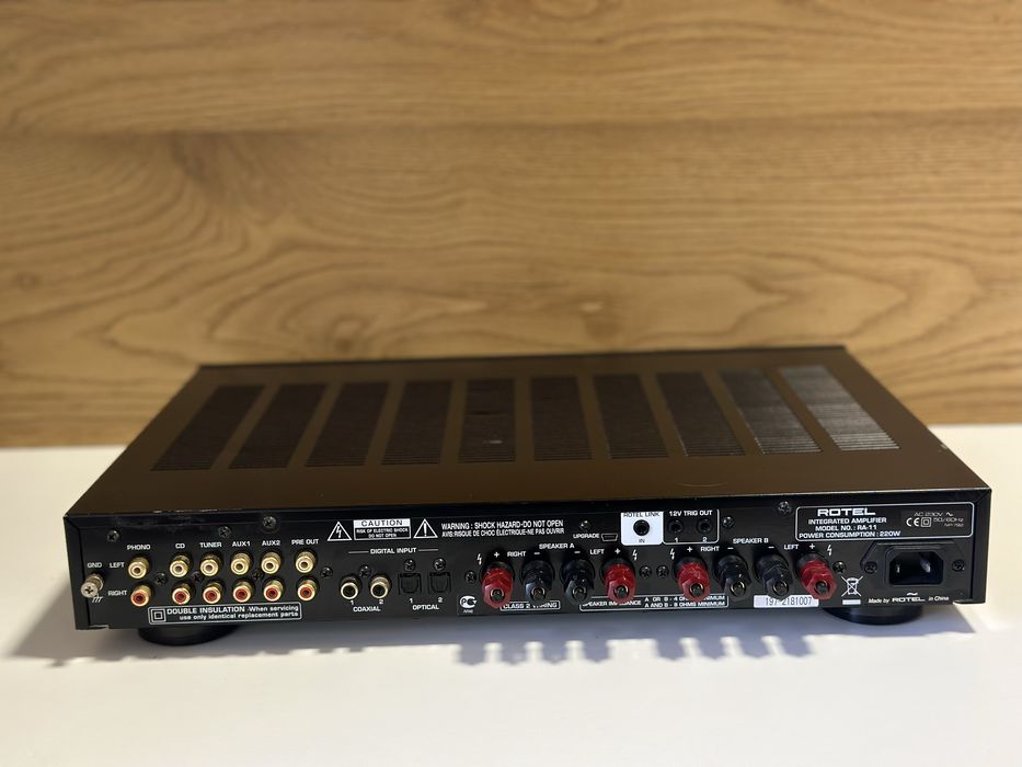 Amplificator Stereo Rotel RA 11 Sunet Superb