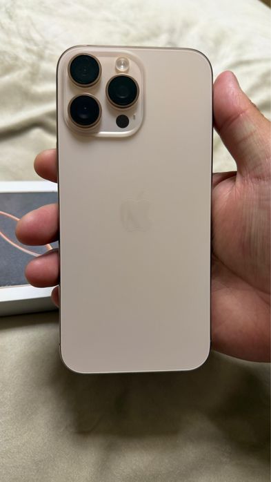 Продам айфон 16 про мах