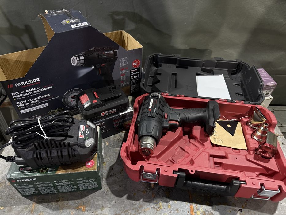 Комплект пистолет за горещ въздих, батерия и зарядно Parkside