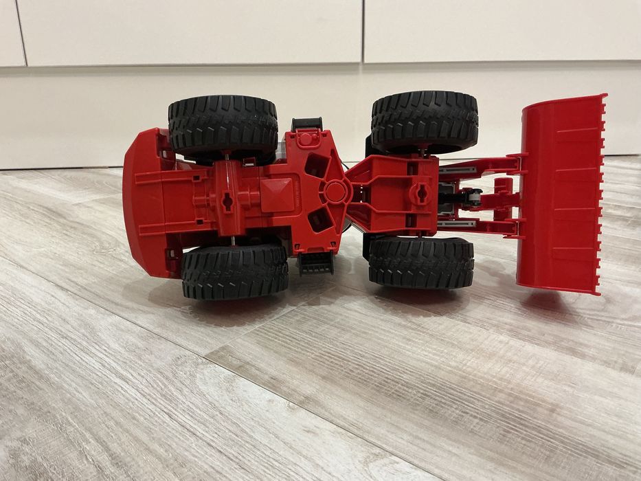 Игрушка, трактор