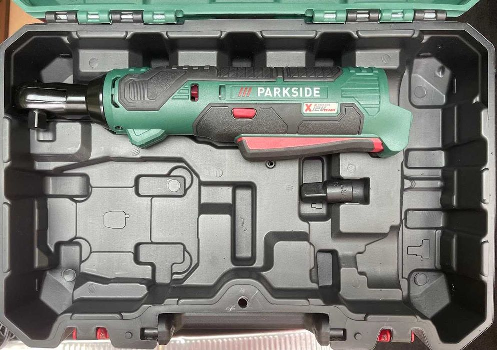 PARKSIDE® 12 V акумулаторна тресчотка 54Nm. Отлична за зглобяване и разглобяване на всякакви винтове,болтове и гайки на автомобил и други машини. Внос