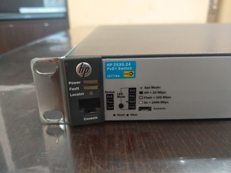 HP Aruba 2530-24-PoE+ Switch (J9779A) суич интернет рутер