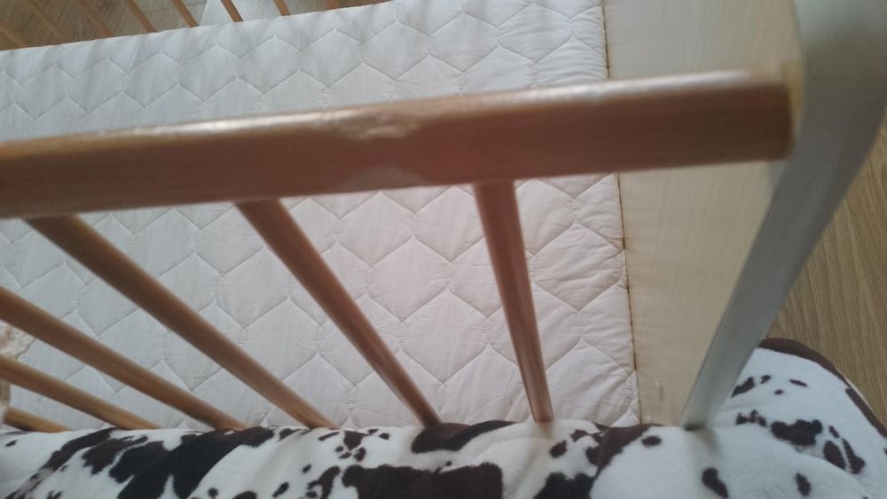 Pătuț în stare foarte bună