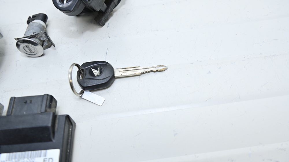 Set Contacte Chei Si ECU Calculator Kit Pornire Honda CB600F Hornet