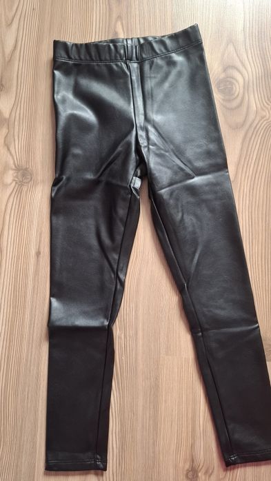 Pantaloni mărimea 128