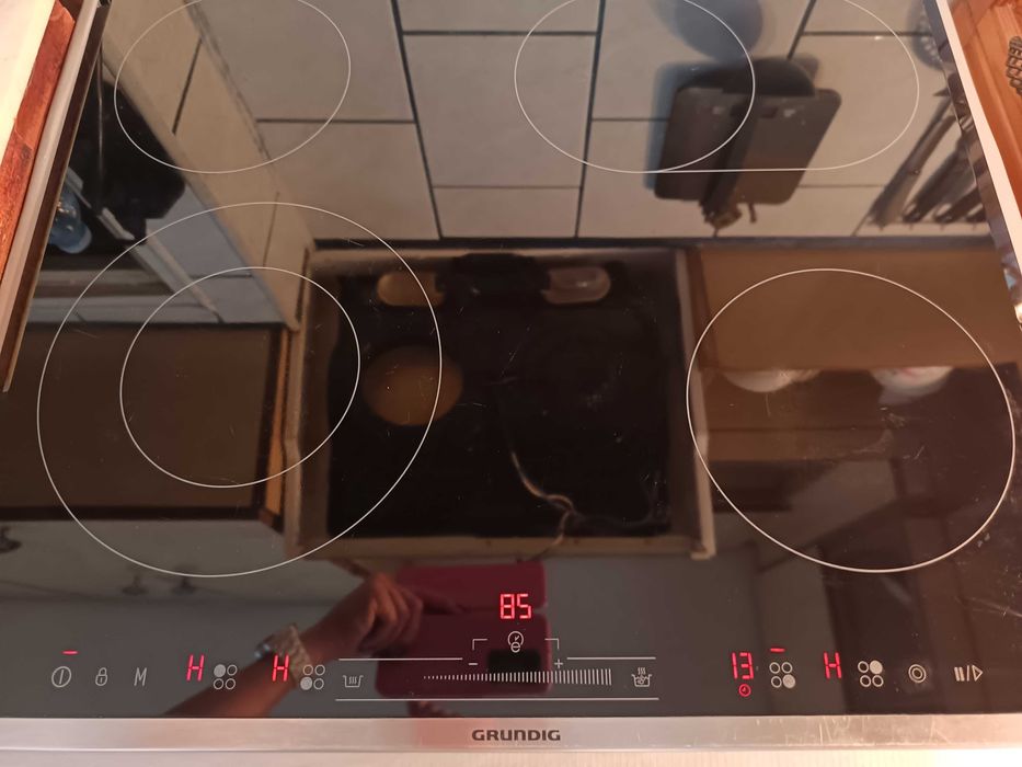 Плот за вграждане GRUNDIG GIEV 624430 X