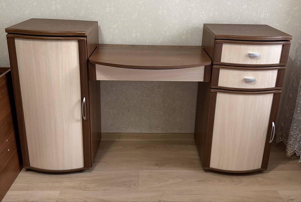 Продам спальный гарнитур