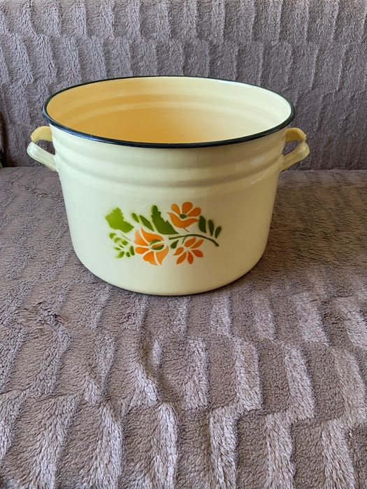 Большая кастрюля под мясо