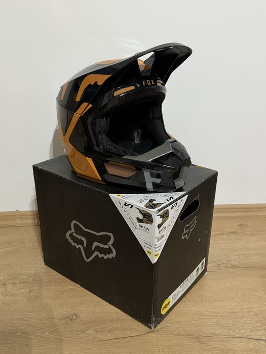 Cască FOX V1 MIPS XL [Black/Gold], ECE – doar 2 ieșiri