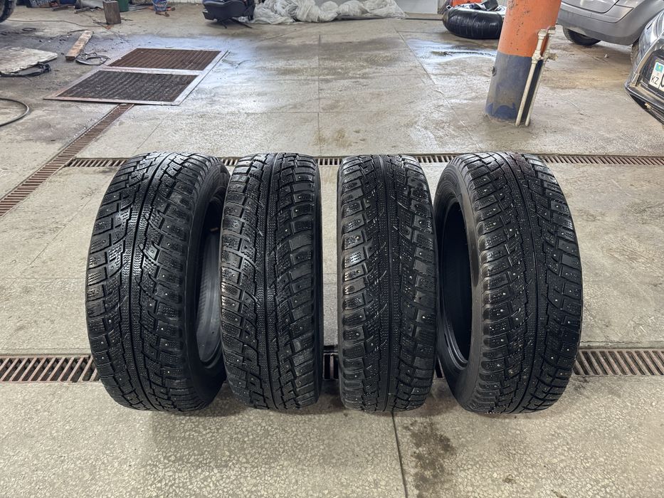 Продам комплект шин без дисков .