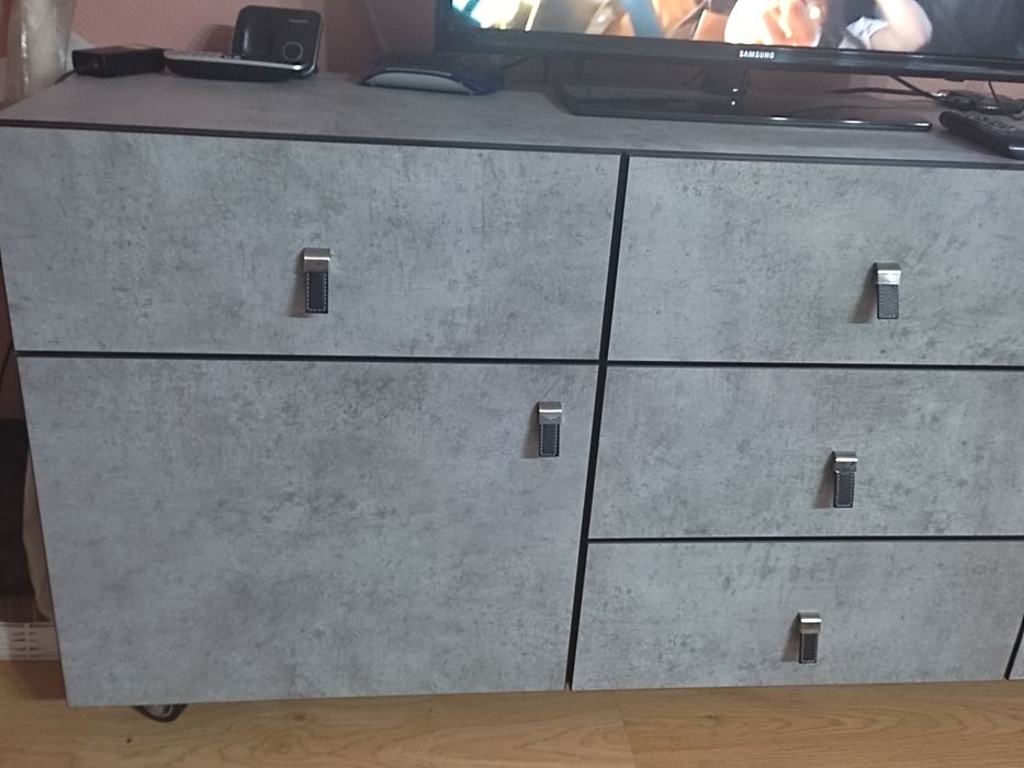 Продаю современный комод