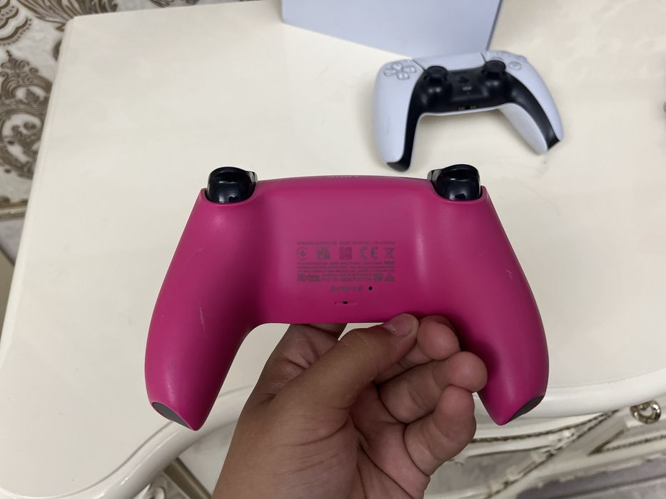PS 5 slim.