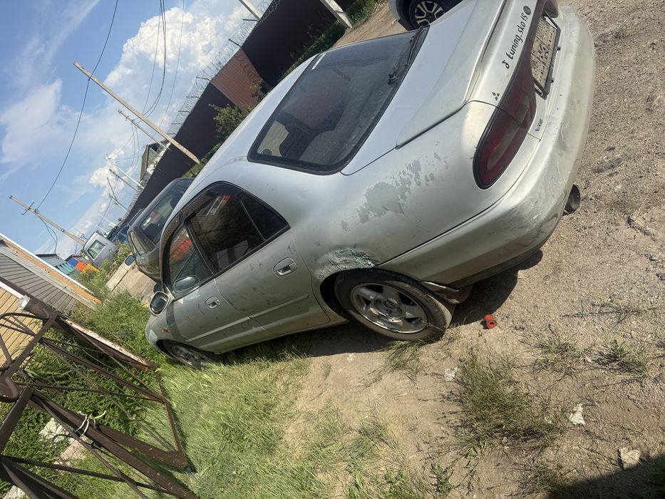 Mitsubishi Galant 7
