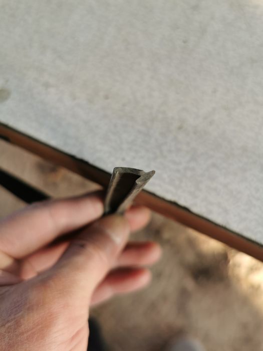 Резиновый уплотнитель для фендеров