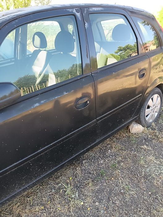 Опел Мерива на части