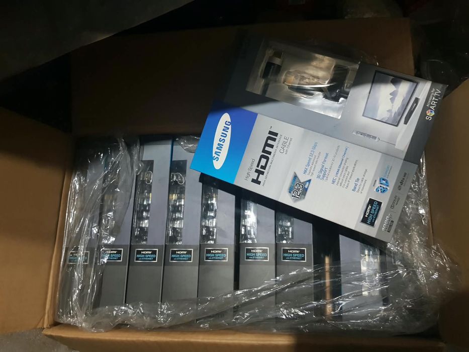 HDMI-кабель Samsung

Продаю новые HDMI-кабели Samsu